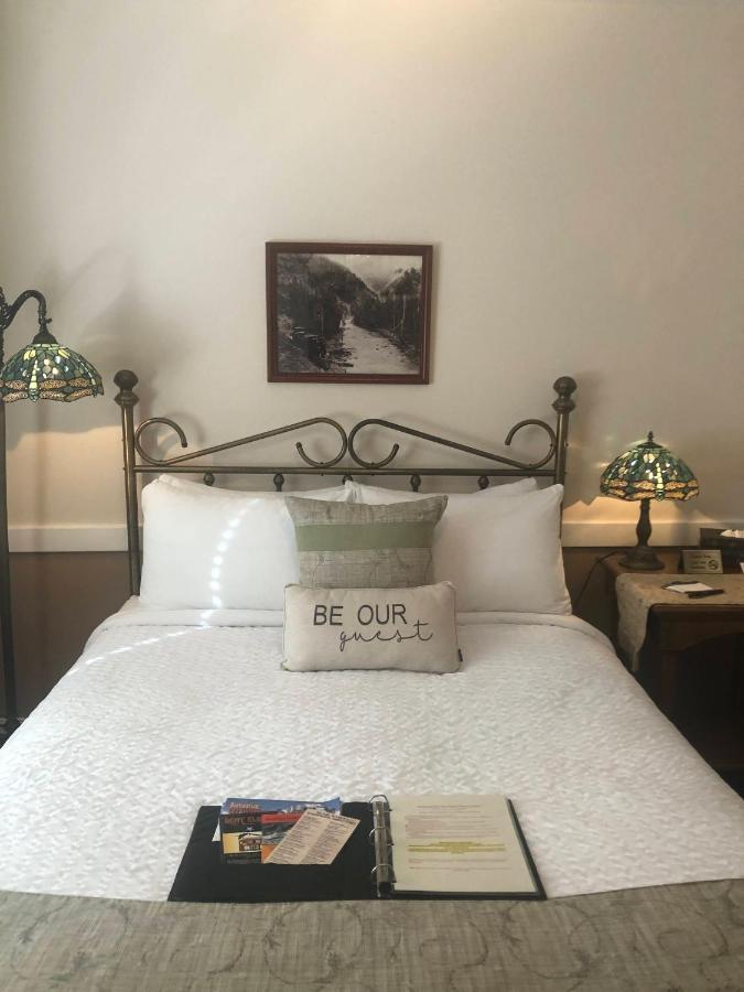 The Bent Elbow Hotel Silverton Экстерьер фото